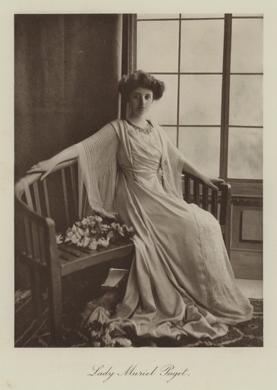 Lady Muriel Paget (fekete-fehér fotó) alkotó: English Photographer