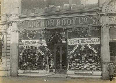London Boot Company alkotó: English Photographer