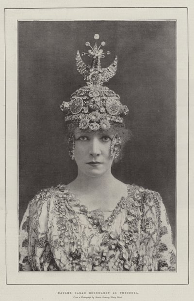 Madame Sarah Bernhardt mint Theodora alkotó: English Photographer