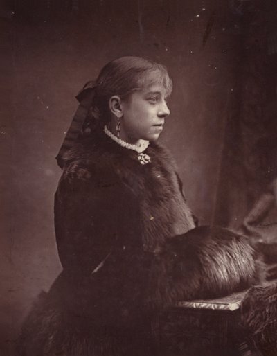 Madlle Sara alkotó: English Photographer