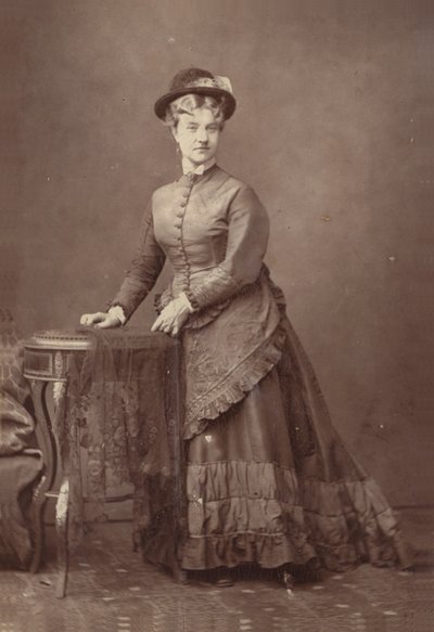 Maggie Biennan alkotó: English Photographer