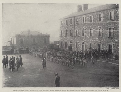 Gosset vezérőrnagy megvizsgálja a Lord Iveaghs Field Hospital személyzetét Dublinban, mielőtt elindultak Dél-Afrikába alkotó: English Photographer
