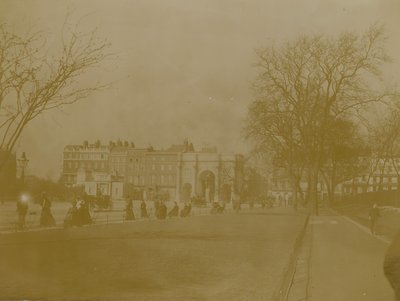 Marble Arch, Hyde Park, London alkotó: English Photographer