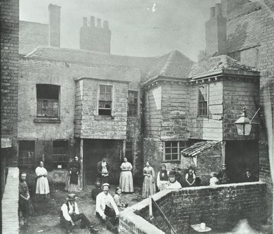 Market Court, London, 1868 alkotó: English Photographer