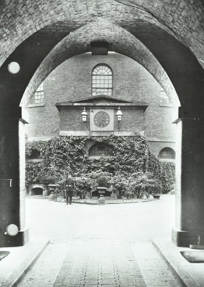 Millbank börtön: kápolna a boltíven keresztül, 1885 alkotó: English Photographer