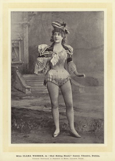 Clara Webber kisasszony a Red Riding Hoodban, a dublini Gaiety Színházban alkotó: English Photographer