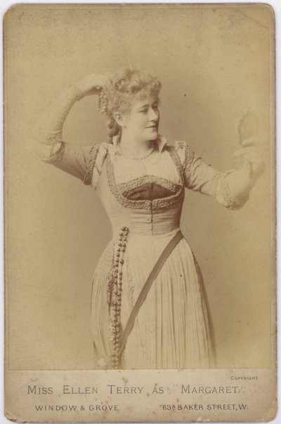 Miss Ellen Terry mint Margaret (fekete-fehér fotó) alkotó: English Photographer
