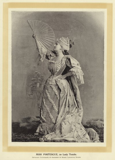Miss Fortescue, mint Lady Teazle alkotó: English Photographer