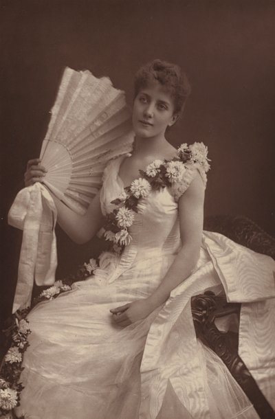 Maude Millett kisasszony alkotó: English Photographer