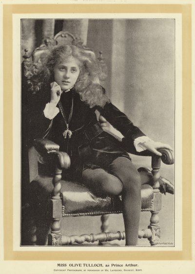 Miss Olive Tulloch, mint Arthur herceg alkotó: English Photographer