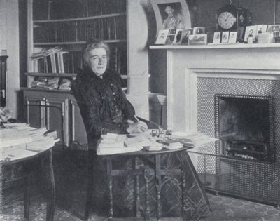 Mrs Humphry Ward a dolgozószobájában (f/w fotó) alkotó: English Photographer