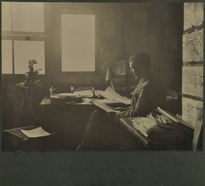 Irodám a GHQ-nál, 1917-18 alkotó: English Photographer