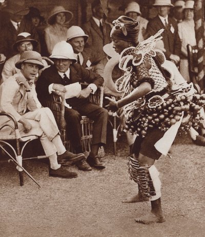 Az őslakos szépség a Sierra Leone-i Freetownban táncol a leendő VIII. Edward király előtt alkotó: English Photographer