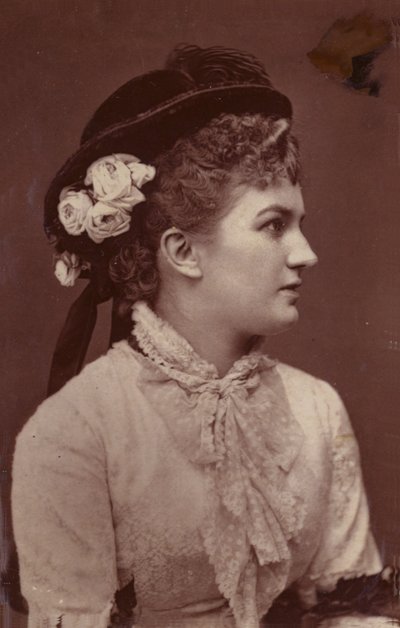 Nelly Brombley alkotó: English Photographer