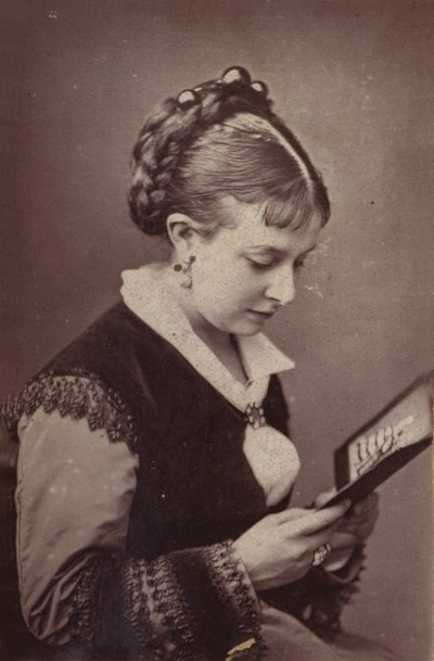 Nelly Power alkotó: English Photographer