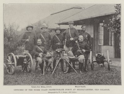 A Niger Coast Protectorate Force tisztjei a főhadiszálláson, Old Calabarban alkotó: English Photographer