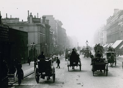 Oxford Street, London; nyugatra nézve alkotó: English Photographer