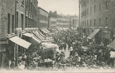Petticoat Lane vasárnap reggel alkotó: English Photographer