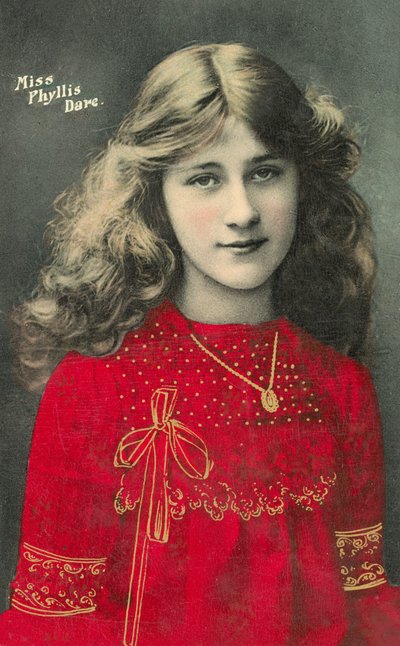 Phyllis Dare, angol színpadi színésznő és énekesnő fiatal lányként (színes fotó) alkotó: English Photographer