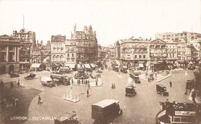 A Piccadilly Circus alkotó: English Photographer
