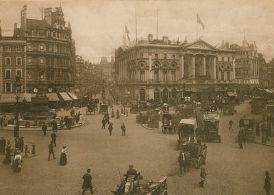 Piccadilly Circus, London alkotó: English Photographer