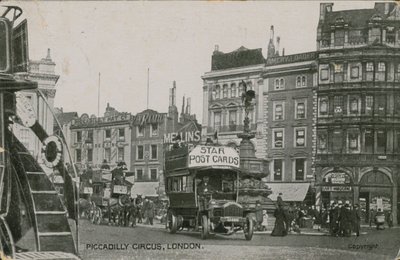 Piccadilly Circus, London alkotó: English Photographer