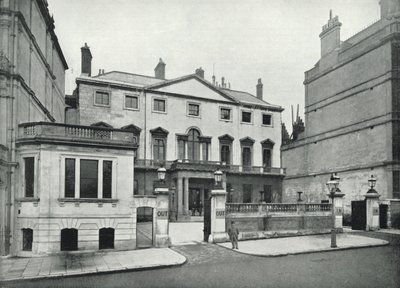 Piccadilly, a Naval and Military Club (f/w fotó) alkotó: English Photographer
