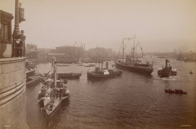 Képeslap, kilátással a Temzére alkotó: English Photographer