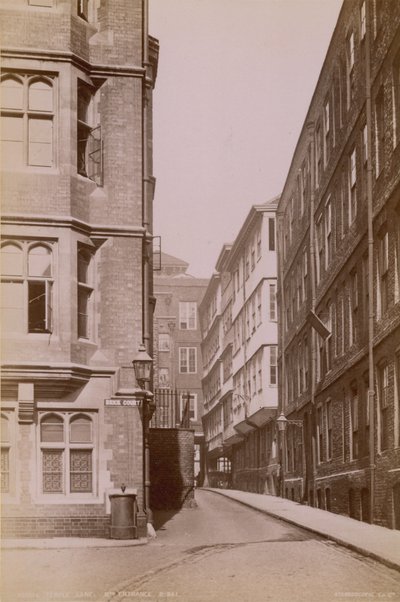 Képeslap a Middle Temple Lane északi bejáratával alkotó: English Photographer