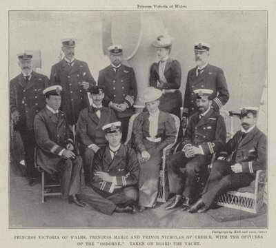Viktória walesi hercegnő, Marie hercegnő és Miklós görög herceg az Osborne tiszteivel együtt a jacht fedélzetére. alkotó: English Photographer
