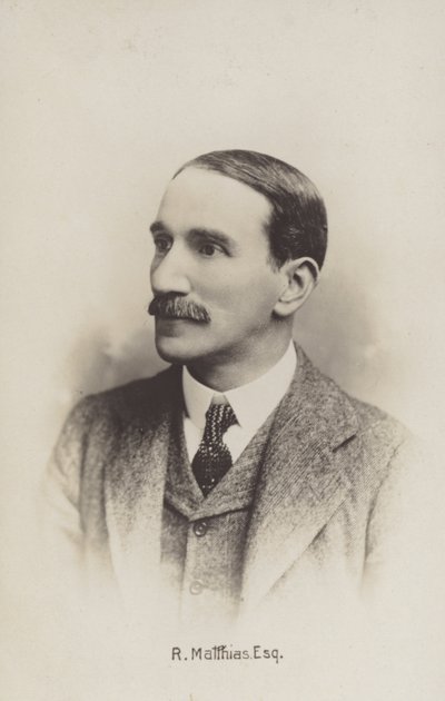 R Mátyás alkotó: English Photographer