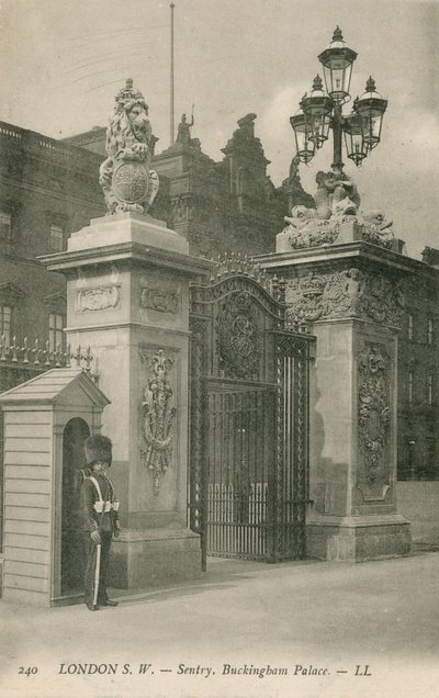 Sentry, Buckingham-palota alkotó: English Photographer