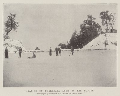 Korcsolyázás a Dharmsala tavon, Punjaubban alkotó: English Photographer