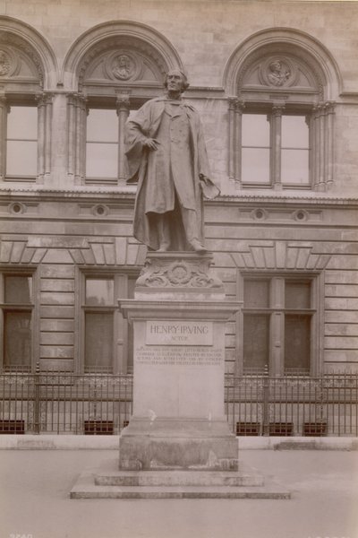 Henry Irving szobra alkotó: English Photographer