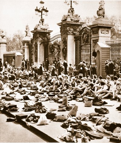 A gyermekek jubileumi ünnepe, 1935 alkotó: English Photographer