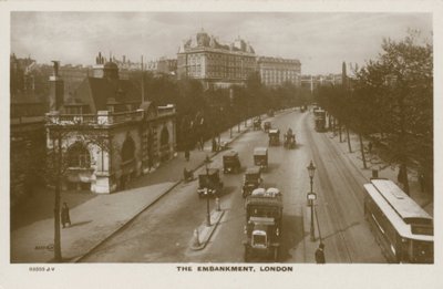 The Embankment, London alkotó: English Photographer