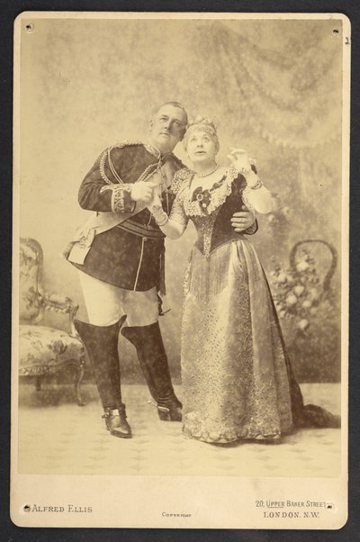 Gilbert és Sullivan „Utopia, Limited” komikus operájának első előadása alkotó: English Photographer