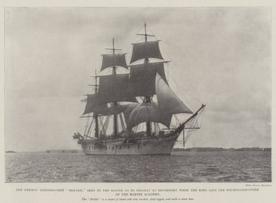 A Moltke német kiképzőhajó, amelyet a császár küldött, hogy jelen legyen Devonportban, amikor a király lerakja a Tengerészeti Akadémia alapkövét alkotó: English Photographer