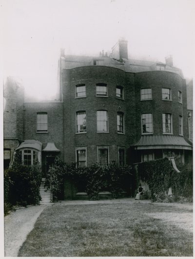 The Paragon, New Kent Road alkotó: English Photographer