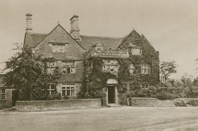 A Peacock Inn, Rowsley alkotó: English Photographer