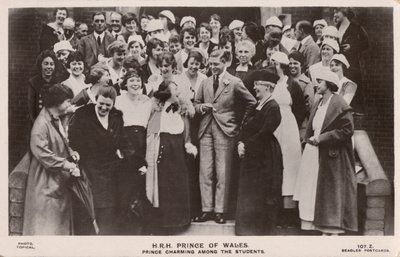 A walesi herceg (később VIII. Edward király) diáklányokkal (f/w fotó) alkotó: English Photographer