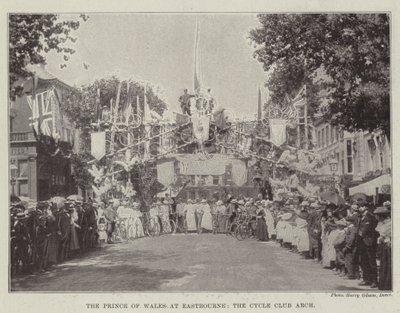 A walesi herceg Eastbourne-ben, a Cycle Club Arch alkotó: English Photographer