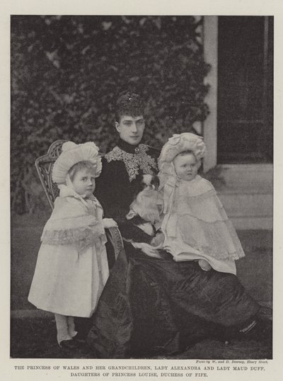 A walesi hercegnő és unokái, Lady Alexandria és Lady Maud Duff, Louise hercegnő lányai, Fife hercegnője alkotó: English Photographer