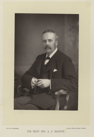 A jobb tiszt. A. J. Balfour alkotó: English Photographer