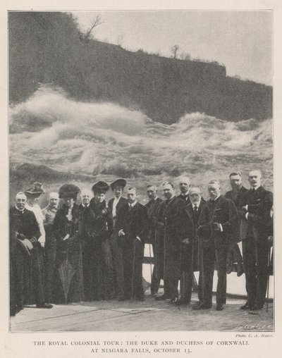 Királyi gyarmati körút, Cornwall hercege és hercegnője a Niagara-vízesésnél, október 13. alkotó: English Photographer