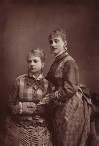 Bransconibe nővérek alkotó: English Photographer
