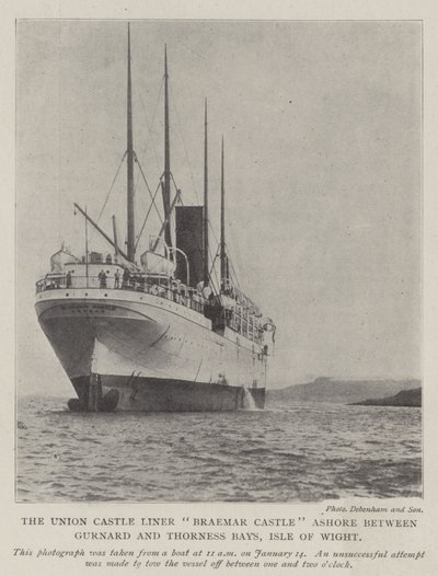 Az Union Castle Liner Braemar Castle Ashore, Gurnard és Thorness Bays között, Wight-sziget alkotó: English Photographer