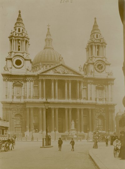 A Szent Pál-székesegyház homlokzata alkotó: English Photographer