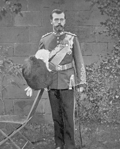 II. Miklós cár a skót királyi szürkék egyenruháját viseli alkotó: English Photographer