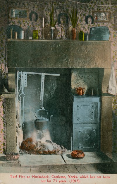 Gyeptűz a Huckabackben, Castletonban, Yorksban, amely 73 éve nem égett el. 1913-ban küldött képeslap. alkotó: English Photographer